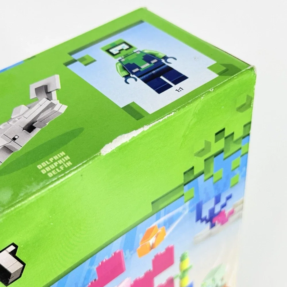 LEGO Minecraft The Axolotl House 21247 Retired New Sealed Damaged Box 242 Pcs